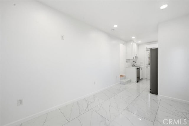 Building Photo - 220 39th St