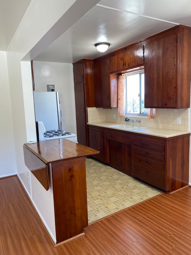 Building Photo - 1820 Verdugo Loma Dr