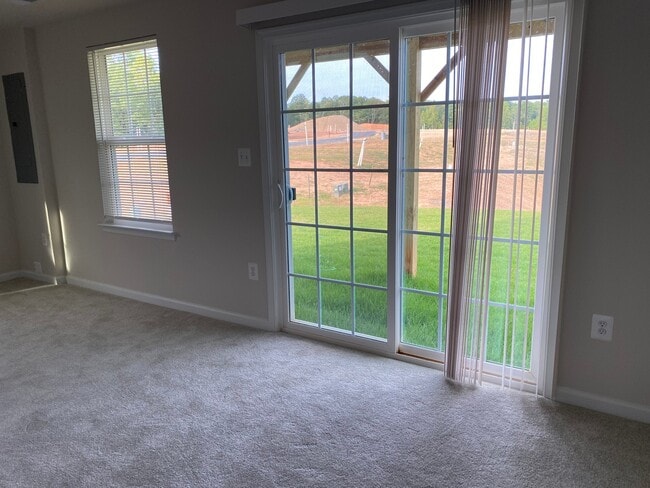 Building Photo - 2677 Bears Den Dr