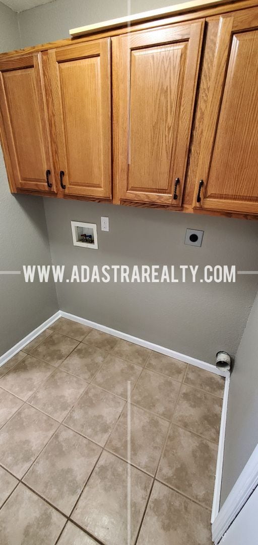 Building Photo - Spacious Basehor Townhome-Available NOW!!