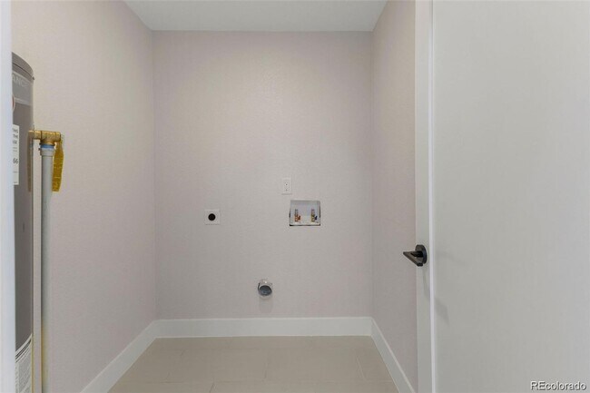 Building Photo - Long Realty & Property Management - Newly remodeled Duplex