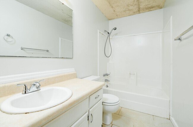 Building Photo - 118 Roberta Dr