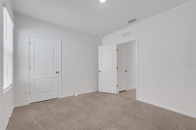 Building Photo - 3881 Brant Pl