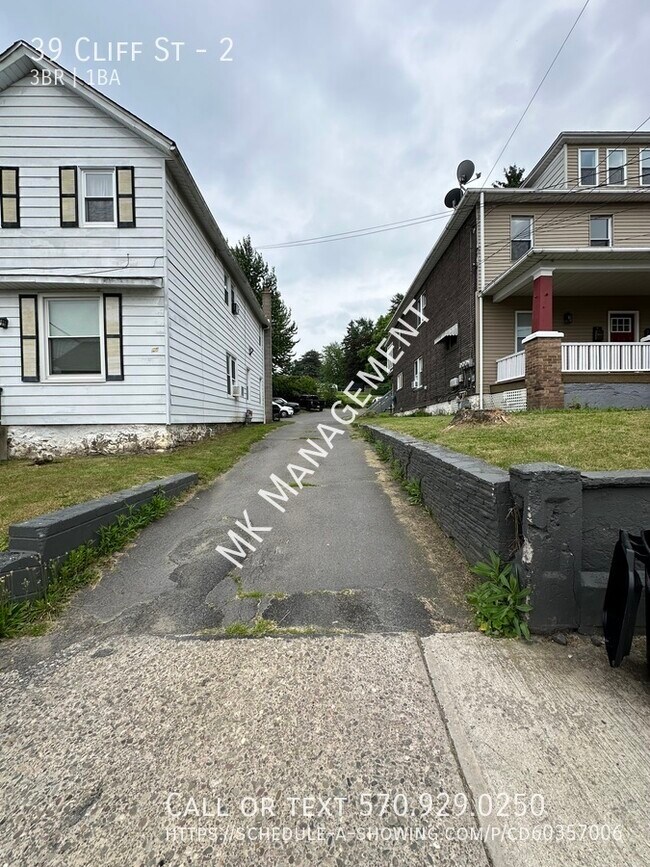 Building Photo - 39 Cliff St