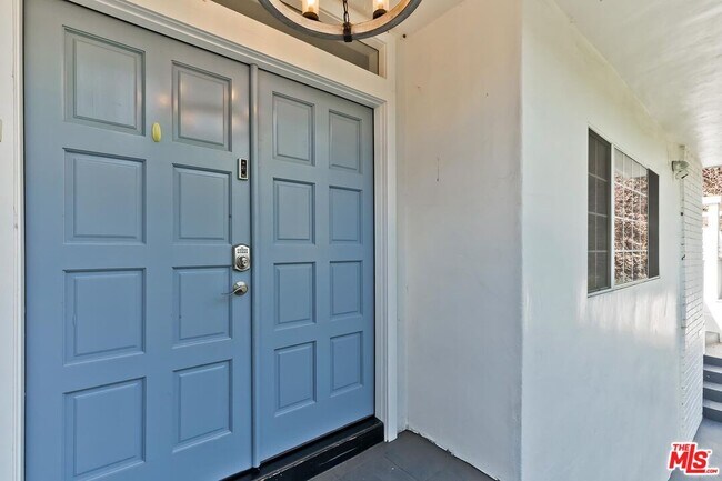 Building Photo - 3493 Mandeville Canyon Rd