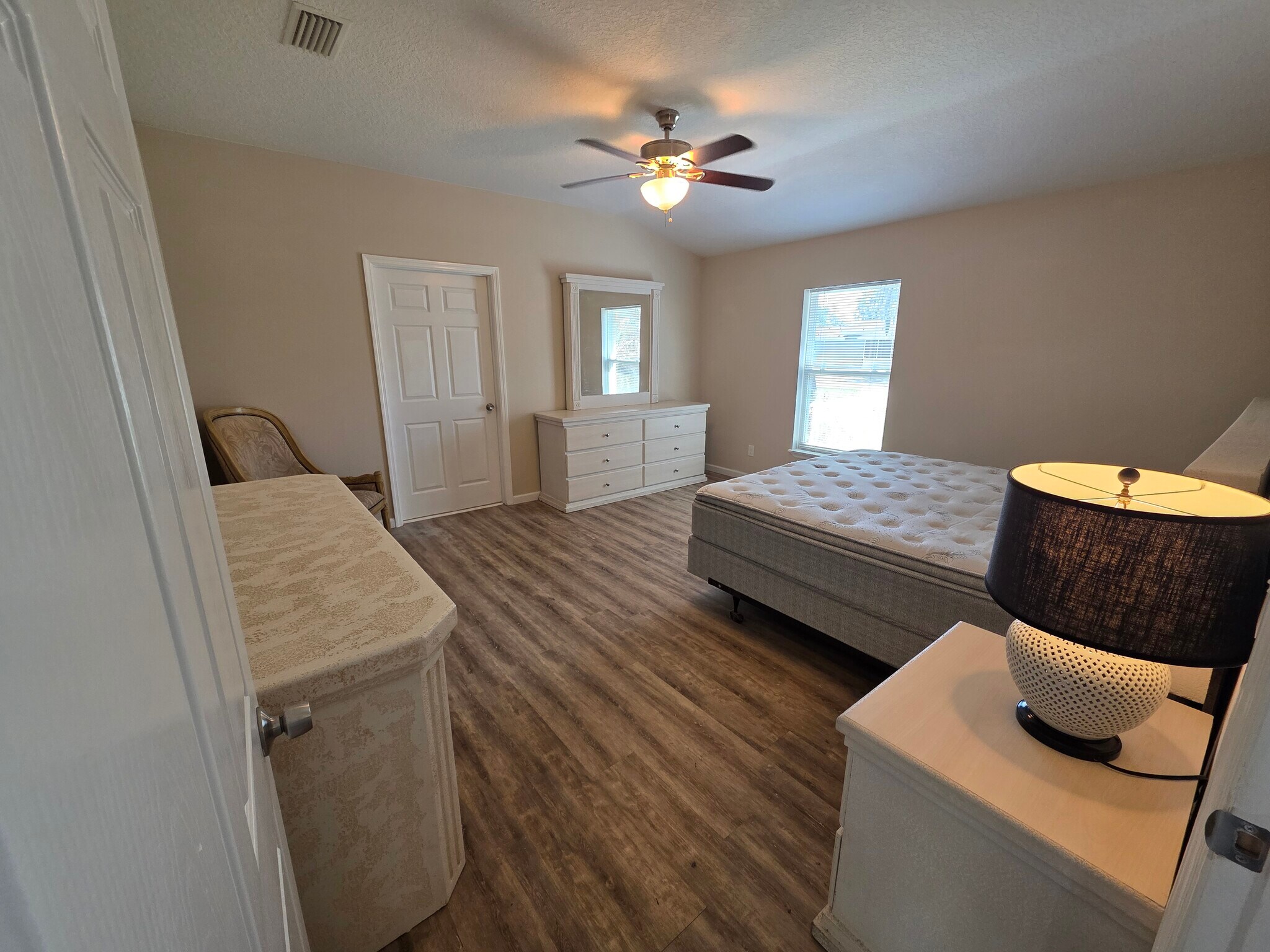 Building Photo - 5140 SE 29th St