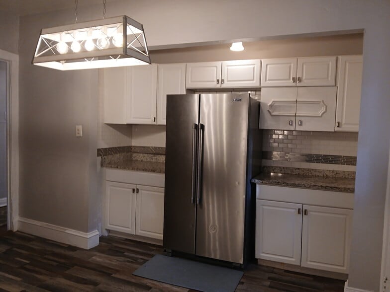 Building Photo - 6843 S Merrill Ave