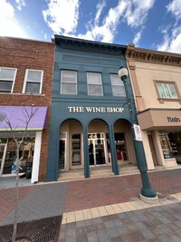 Building Photo - 305 Main St