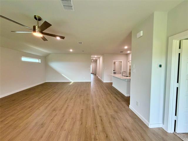 Building Photo - 2203 Heatwave Ln