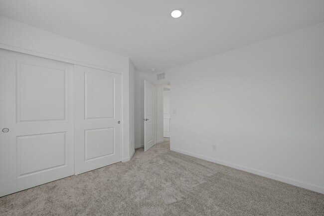 Building Photo - 8484 W Agate Ave