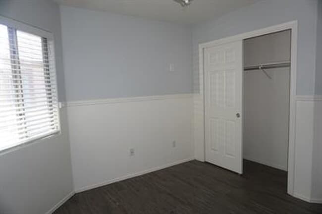 Building Photo - 4137 E Shadow Branch Dr