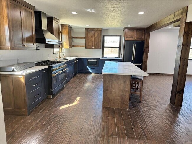 Building Photo - 353112 E 860 Rd