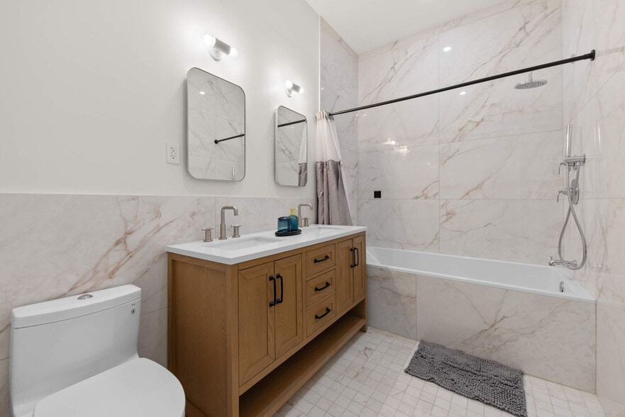 Building Photo - 10 Hausman St