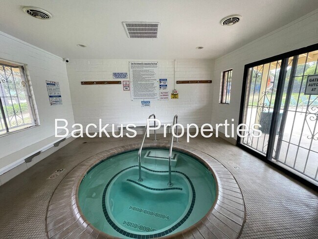 Building Photo - 14685 Charter Oak Blvd