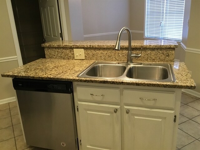 Building Photo - 4920 Misty River Rd