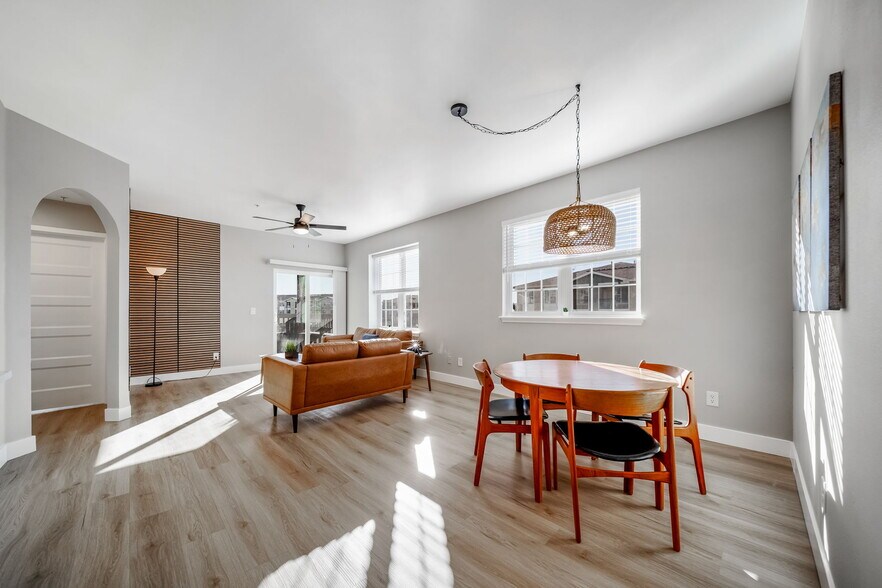 Building Photo - 12858 Ironstone Way