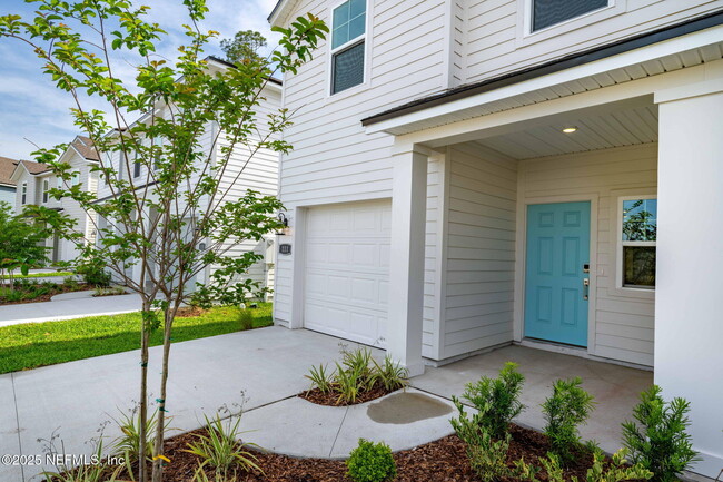 Building Photo - 111 Brazil Nut Cir