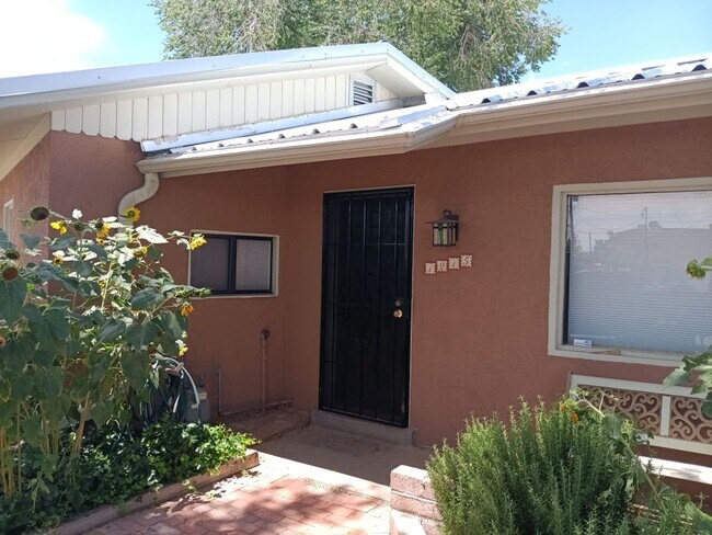 Building Photo - Stunning 3-bedroom, 2-bathroom home! Comin...