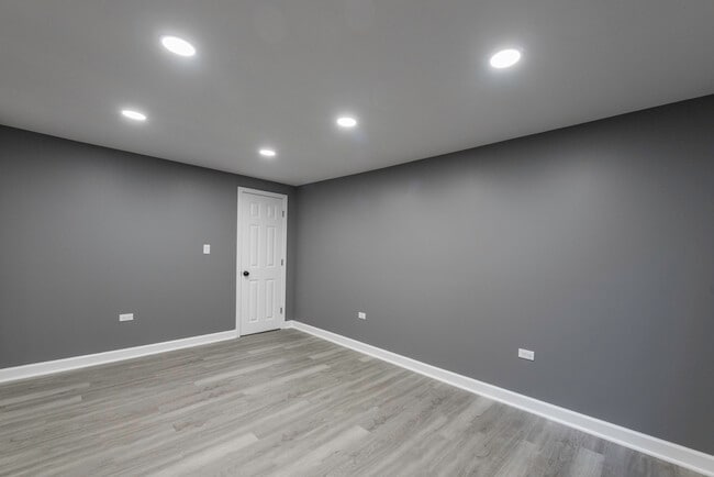 Building Photo - 2131 Prospect Ave