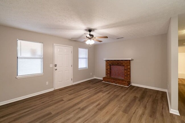 Building Photo - 112 Upland Ct