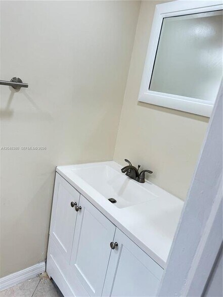 Building Photo - 3167 Coral Springs Dr