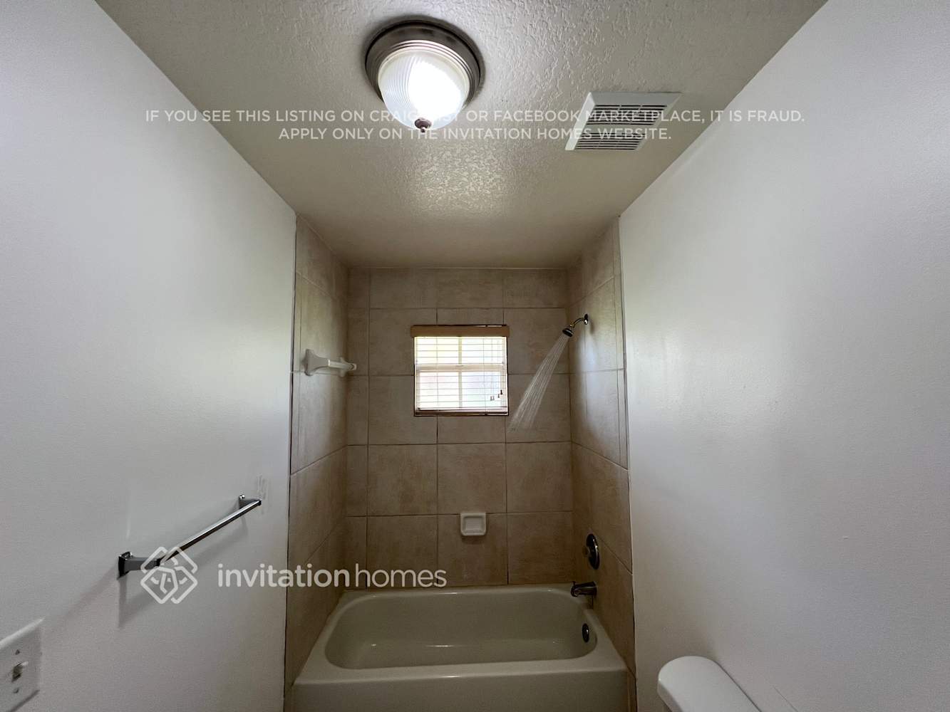 Building Photo - 1318 SW Bartell Ave