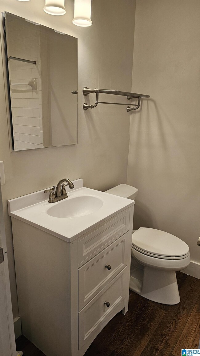 Building Photo - 410 Woodland Dr
