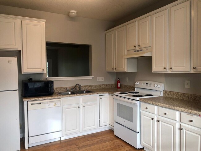 Building Photo - Spacious 3 Bedroom 2.5 Bath Townhome Located Off of Pisgah Church Road!-Available 8/7/26