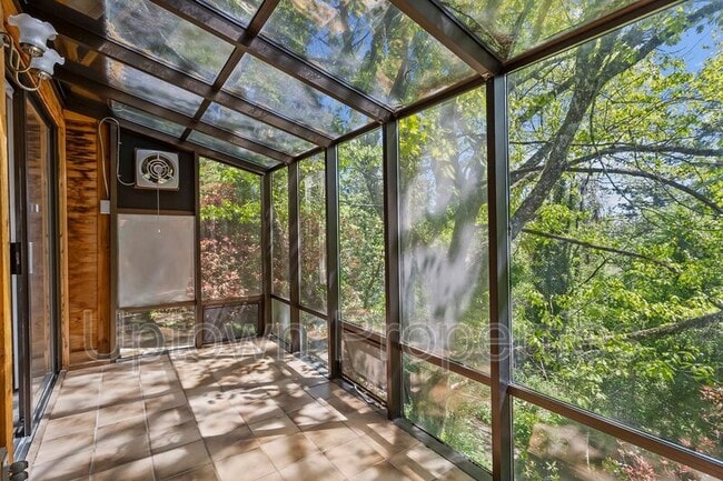 Building Photo - 252 Cervantes Cir