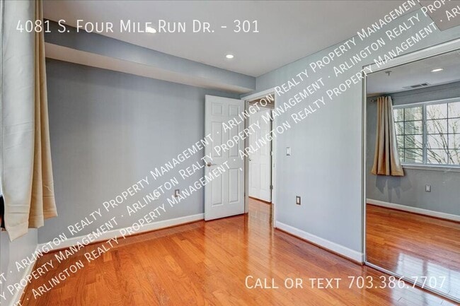 Building Photo - 4081 S Four Mile Run Dr