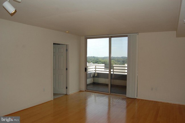 Building Photo - 2726 Gallows Rd