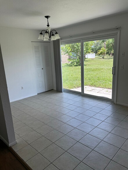 Building Photo - 6845 Etna Ct