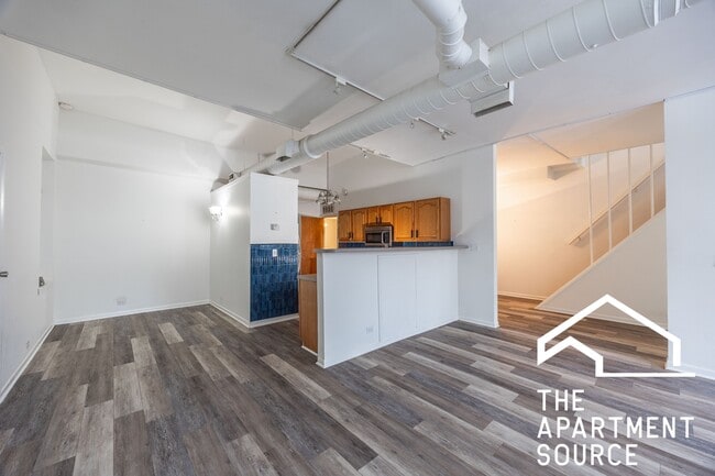 Building Photo - 1844 W Henderson St