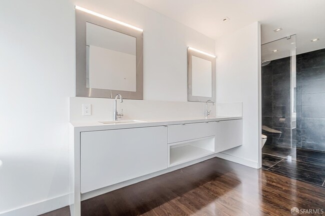 Building Photo - 69 Uranus Terrace
