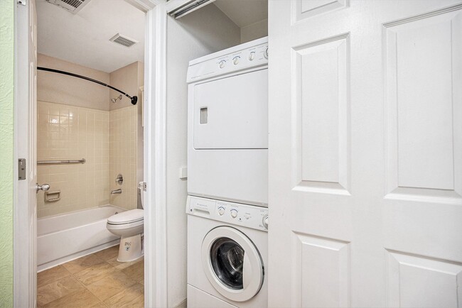 Building Photo - Great 2 Bedroom 1 Bathroom in Aurora!