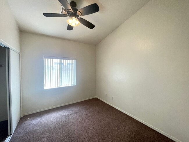 Building Photo - 4306 Cottontail Ln