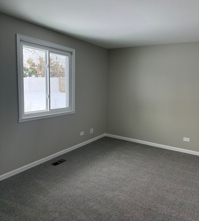 Building Photo - 1128 Quanset Ct