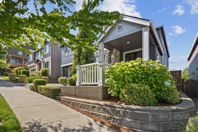 Building Photo - 5832 NW Bannister Dr