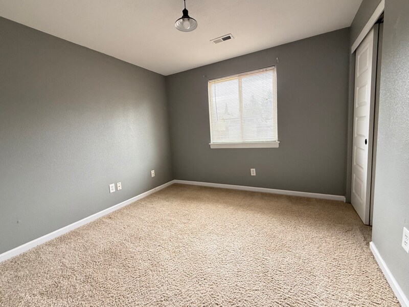 Building Photo - 15503 NE 84th St