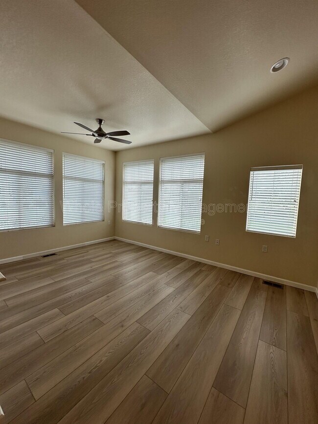 Building Photo - 12555 Monroe Dr
