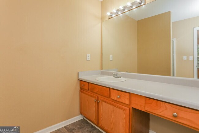 Building Photo - 25 Lakeridge Ct