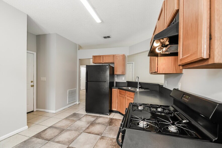 Building Photo - 3341 Volley Dr