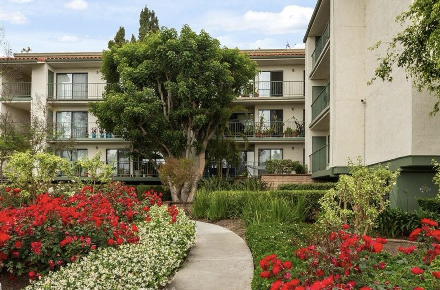 Building Photo - 4106 Apricot Dr