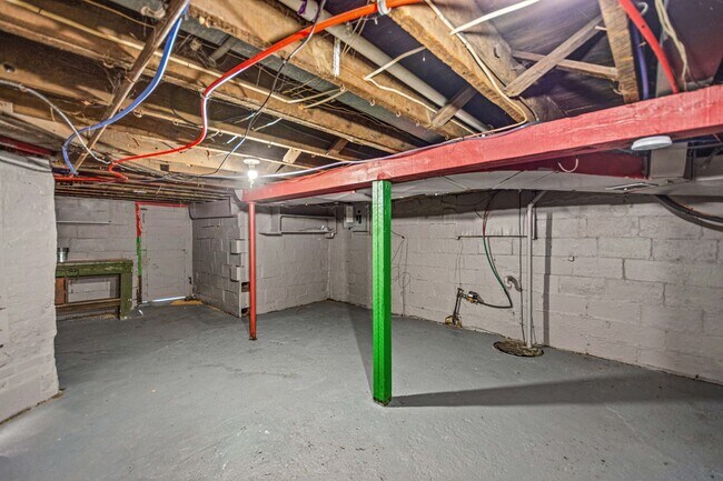 Building Photo - Beautiful 2 bedroom home in Homestead available August 1!