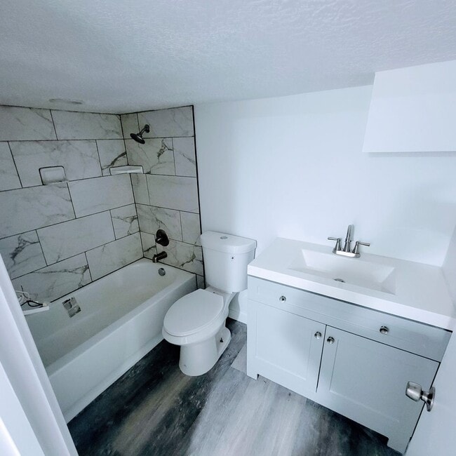 Building Photo - Great Value for Unique Renovated Midvale Home!