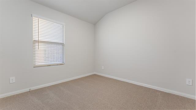 Building Photo - 1008 Chestnut Dr
