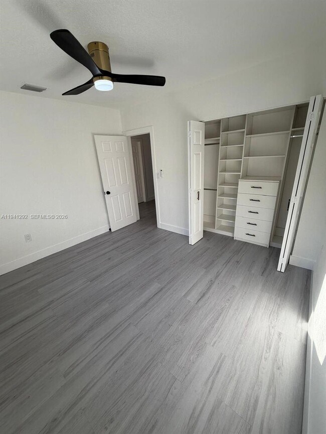 Building Photo - 3030 SW 96th Ave