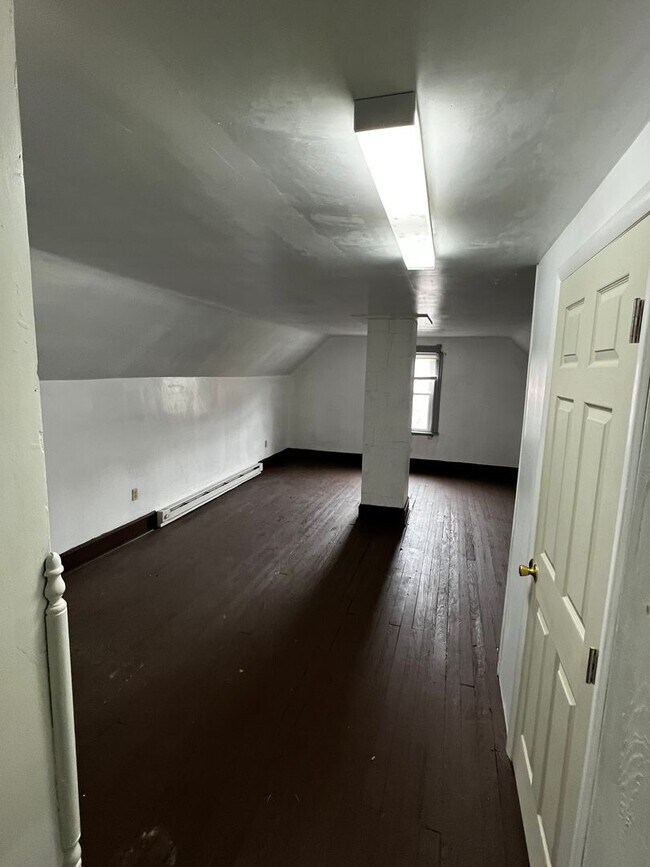 Building Photo - 21-23 Locust St