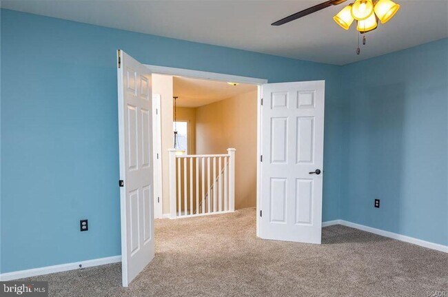 Building Photo - 117 Lakeside Dr