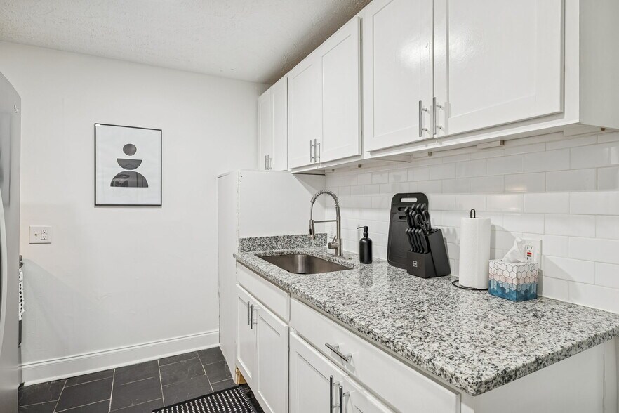 Building Photo - 501B Meridian St